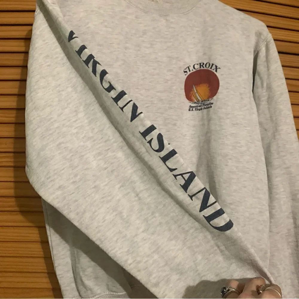 Brandy Melville Virgin Islands Graphic Crewneck - Picture 3 of 5